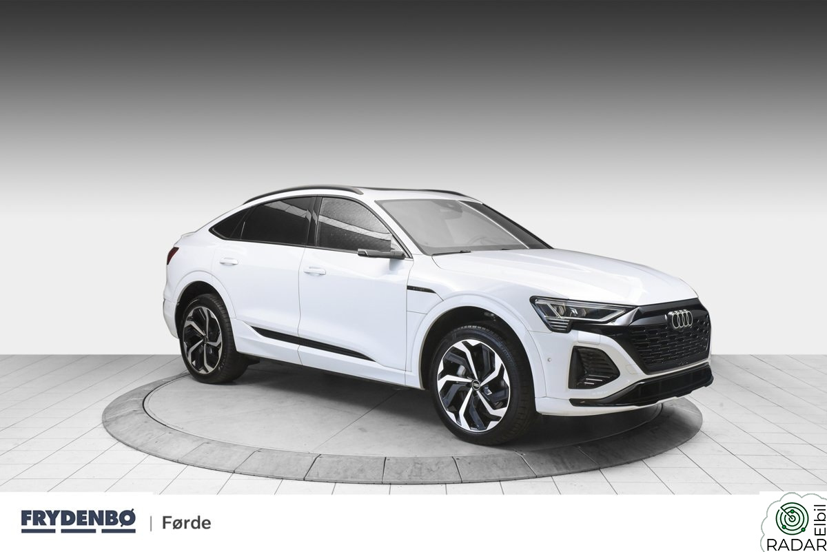 AUDI Q8 Sportback 55 e-tron 55 Sportback S-line H.FESTE|LUFT|21"|B&O|HUD|R.KAM++