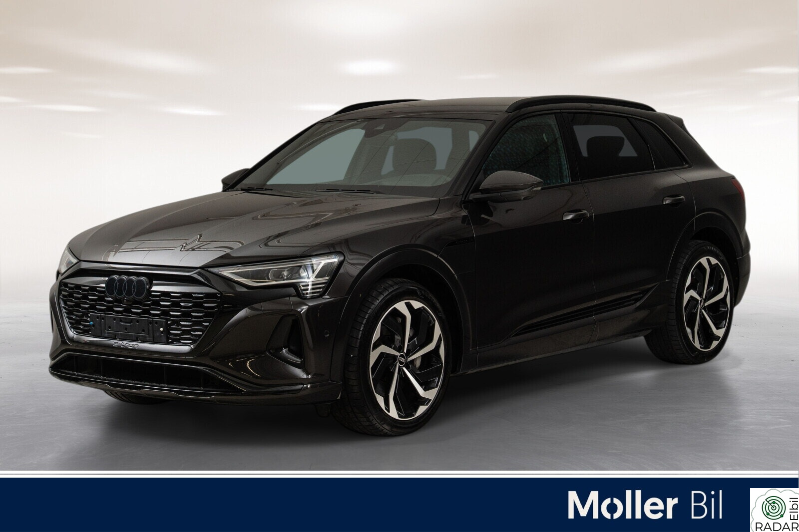 AUDI Q8 50 E TRON 50 advanced plus, HUD, B&O, Matrix, Krok,360',Luft,21''
