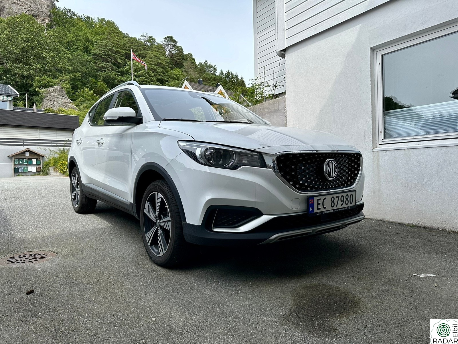 MG ZS EV 143hk Strøken Luxury utgave, LAV KM 11.000,