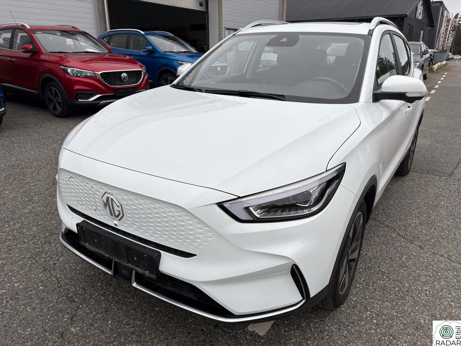 MG ZS EV 70KW 156HK LUXURY SKINN PANORAMATAK