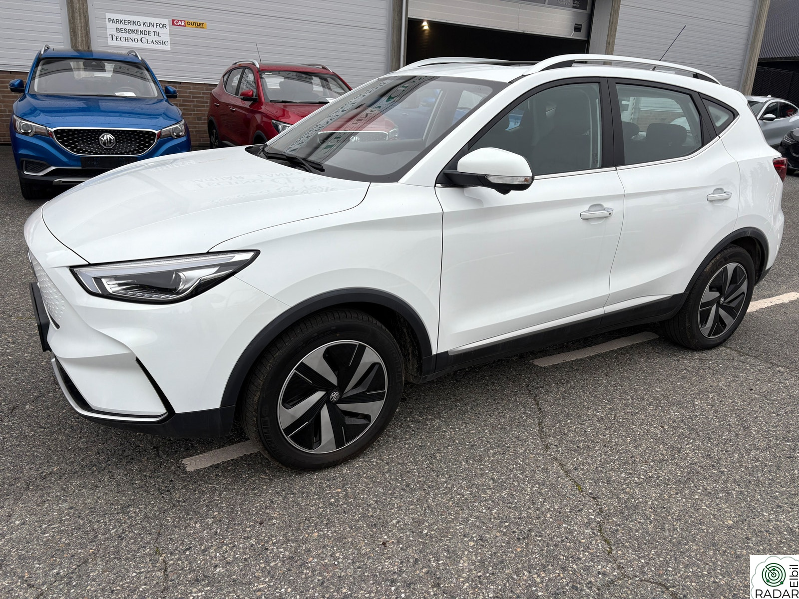 MG ZS EV 70KW 156HK LUXURY SKINN PANORAMATAK
