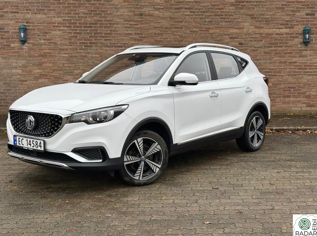 MG ZS EV Luxury / ACC / Kamera / Navi / Skinn / Pano