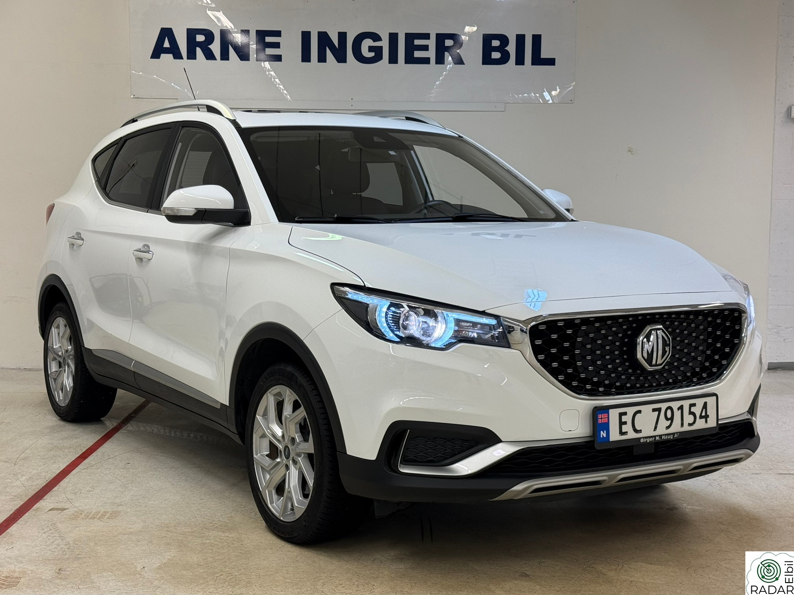 MG ZS EV LUXURY /LAV KM/ NYBILGARANTI / SKINN/ NAVI/ PANORAMTAK/