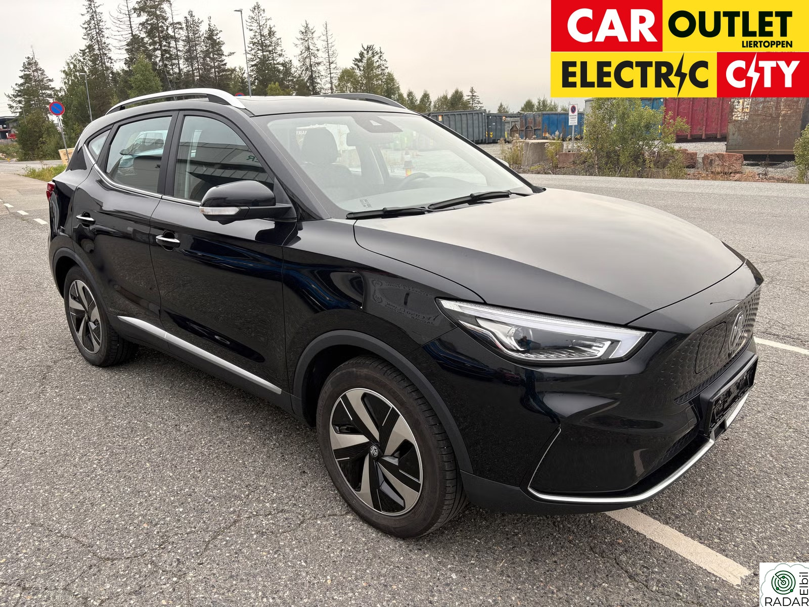 MG ZS EV 70KW 156HK LUXURY SKINN KLIMA NAVI PANORAMATAK