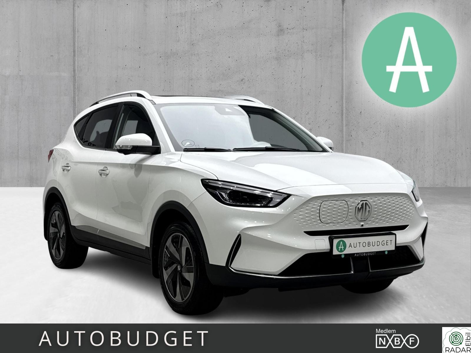 MG ZS EV Luxury Long Range / 440 km WLTP / 360 / ACC / Skinn