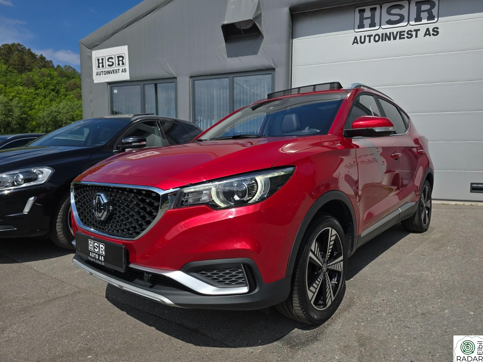 MG ZS EV Luxury / Panorama / Skinn / Kamera / 7-års garanti!