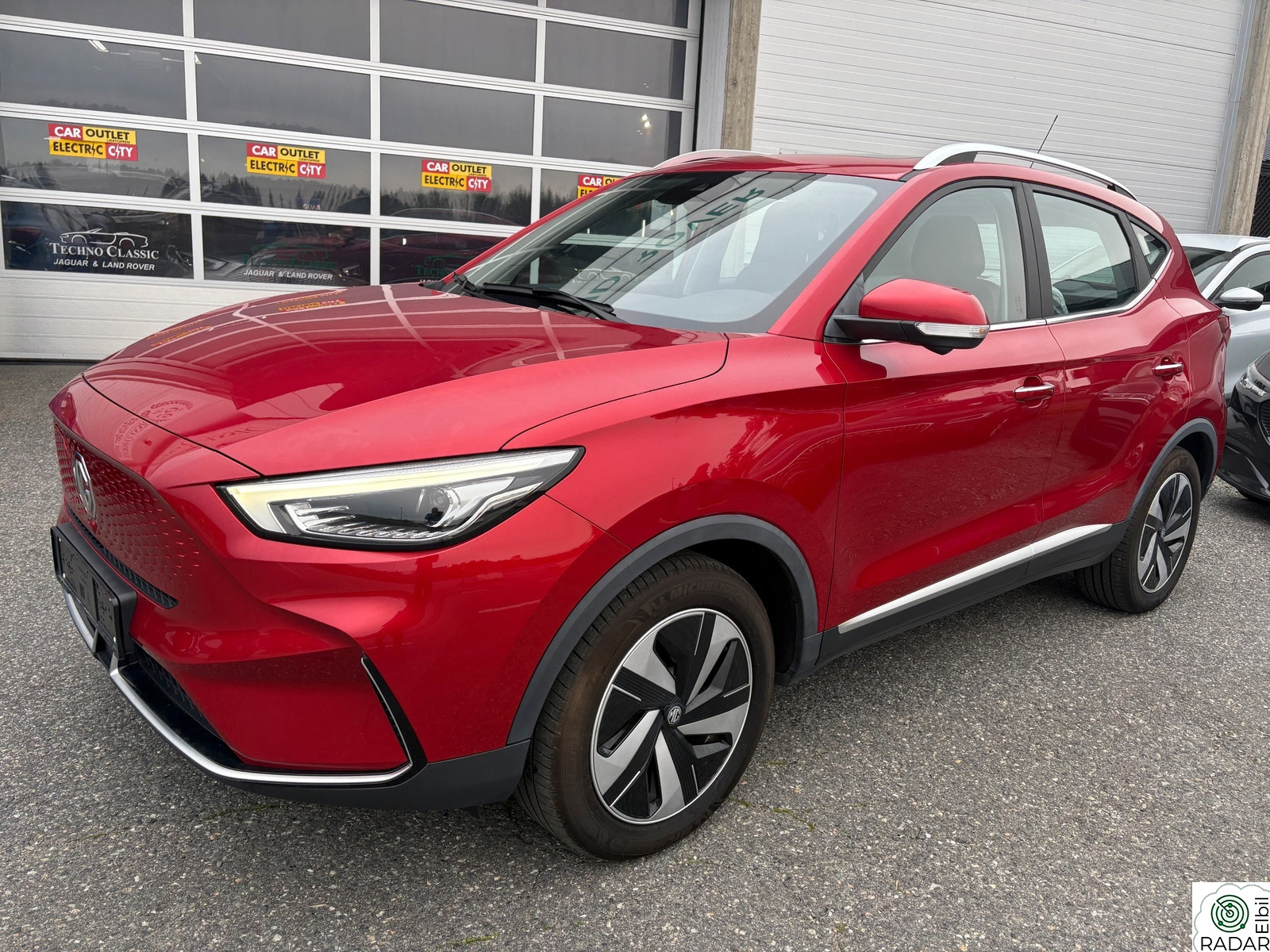 MG ZS EV 70KW 156HK LUXURY KLIMA NAVI PANORAMATAK