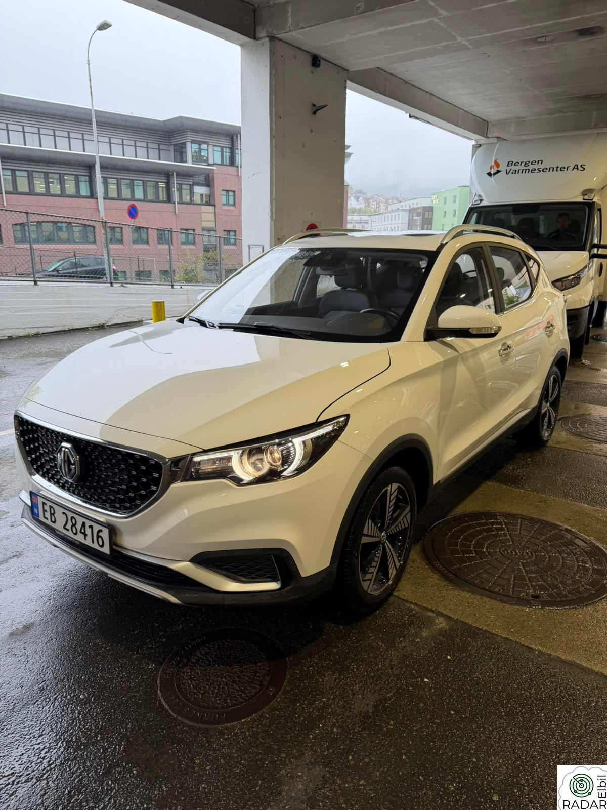 MG ZS EV Luxury. Toppmodell! Pano/Kam/Navi/Skinn/66.300