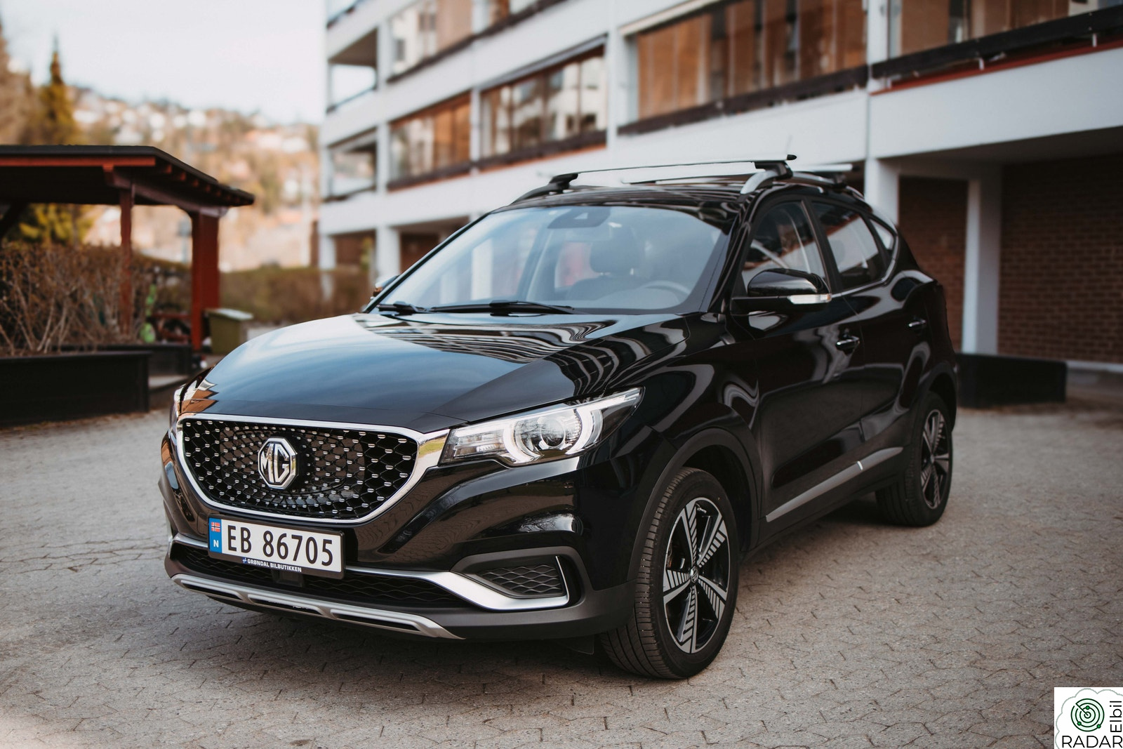 MG ZS EV Luxury, tectylbehandlet, vinterdekk og nybilgaranti