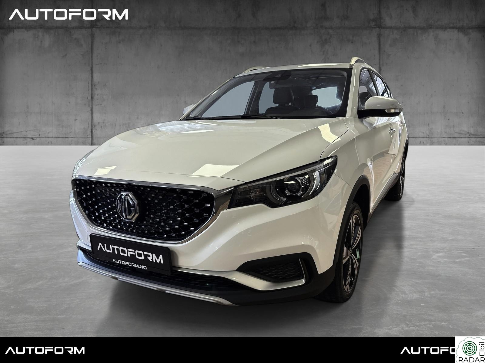 MG ZS EV Luxury - Pano . Skinn - EU28