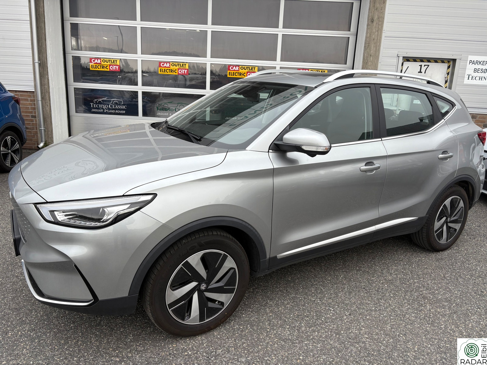 MG ZS EV 70KW 156HK LUXURY KLIMA NAVI SKINN RYGGEKAMERA
