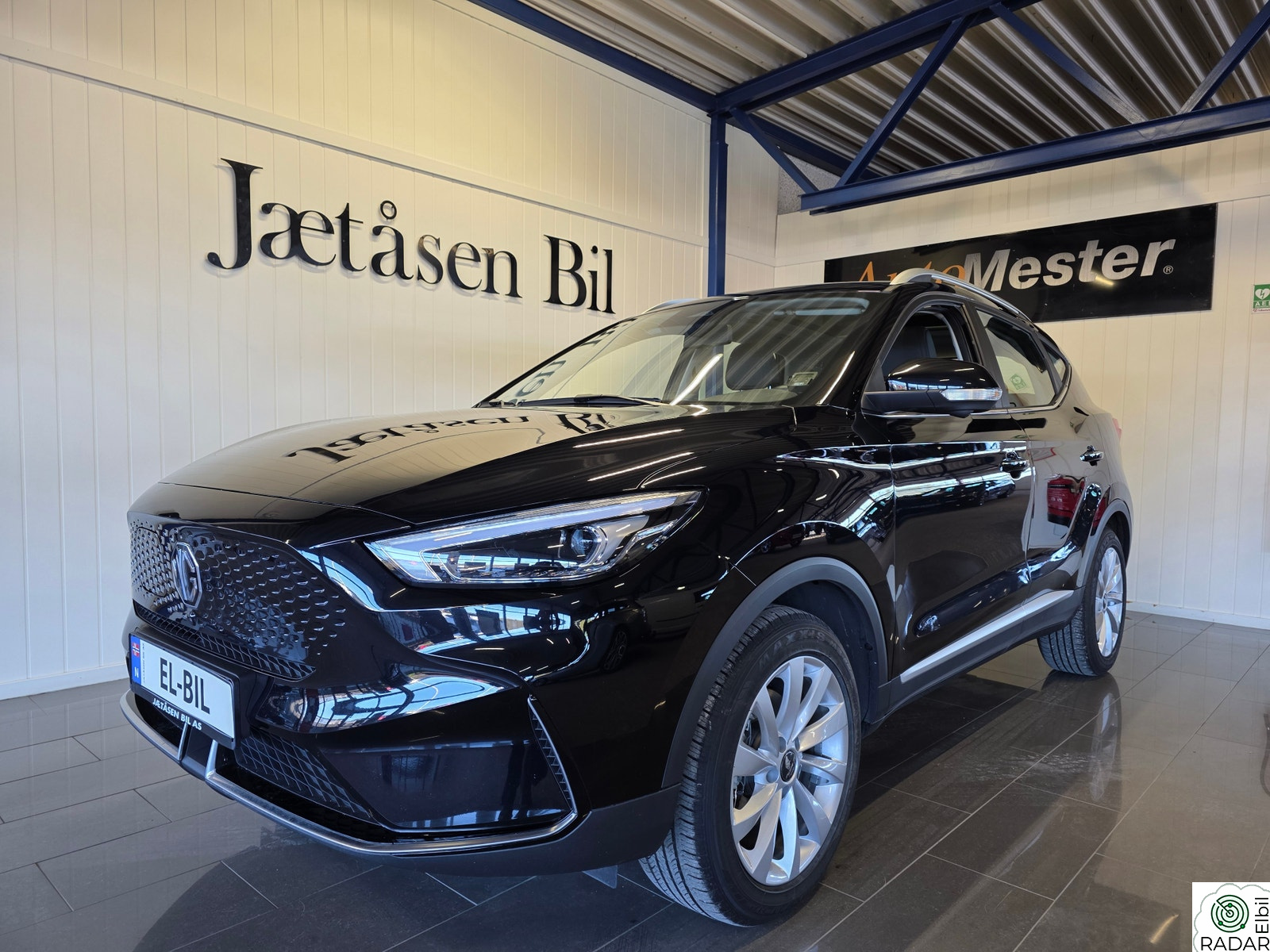 MG ZS EV Luxury Long Range, s og v dekk, ny service utført