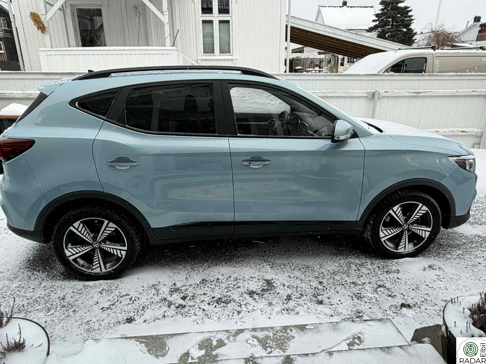 MG ZS EV Luxury edition/skinn/navi/panoramatak