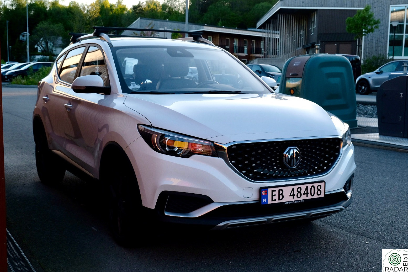 MG ZS EV Luxury/nybilgaranti/takstativ/understellsbehandlet/EU28