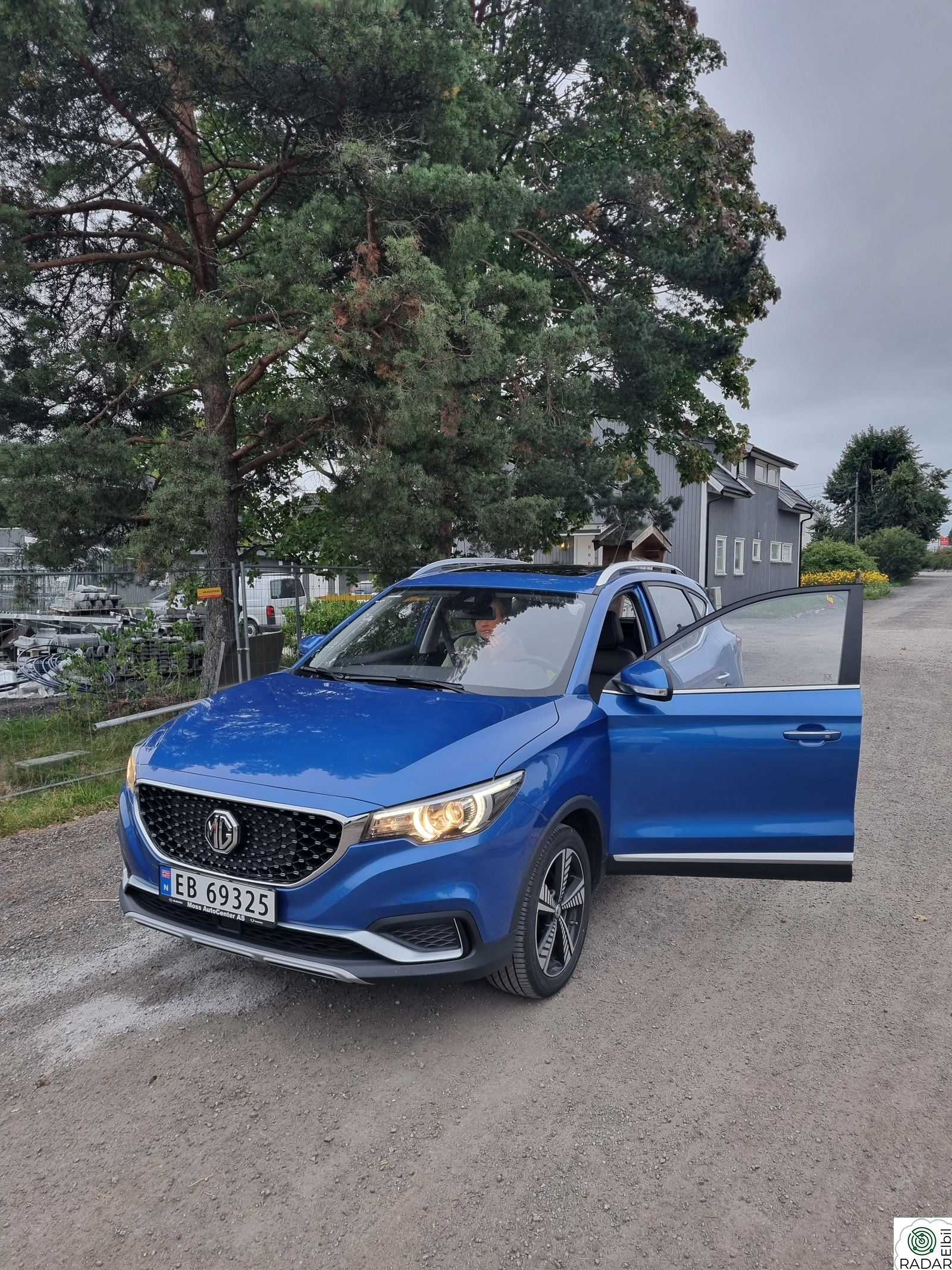 MG ZS EV Luxury 5d