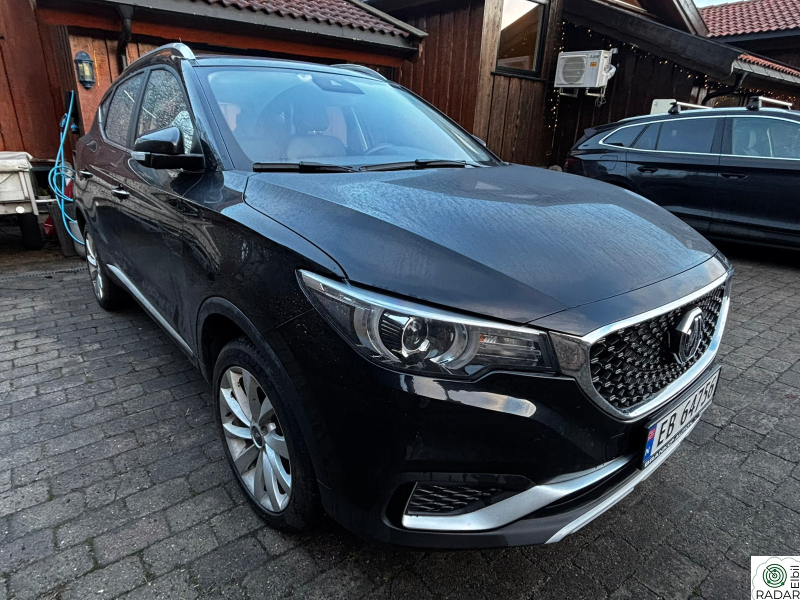 MG ZS EV Luxury/skinn/panoramatak/lav km
