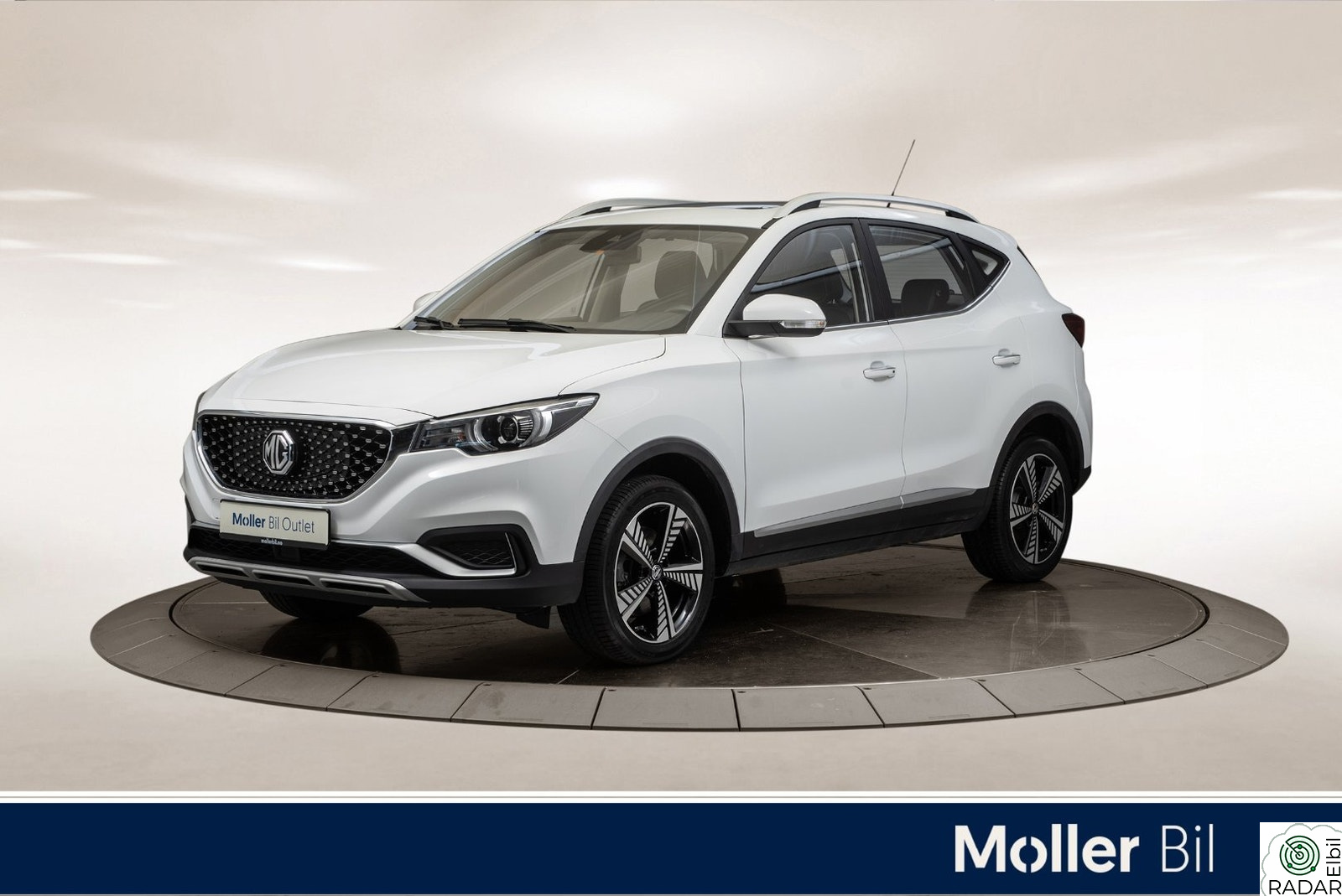 MG ZS EV Luxury Kamera/Pano/Skinn
