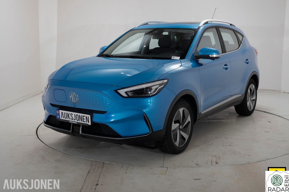 MG ZS EV 156 HK LR LUXURY PANORAMA ADAPTIVE CRUISE 360-KAMERA SK