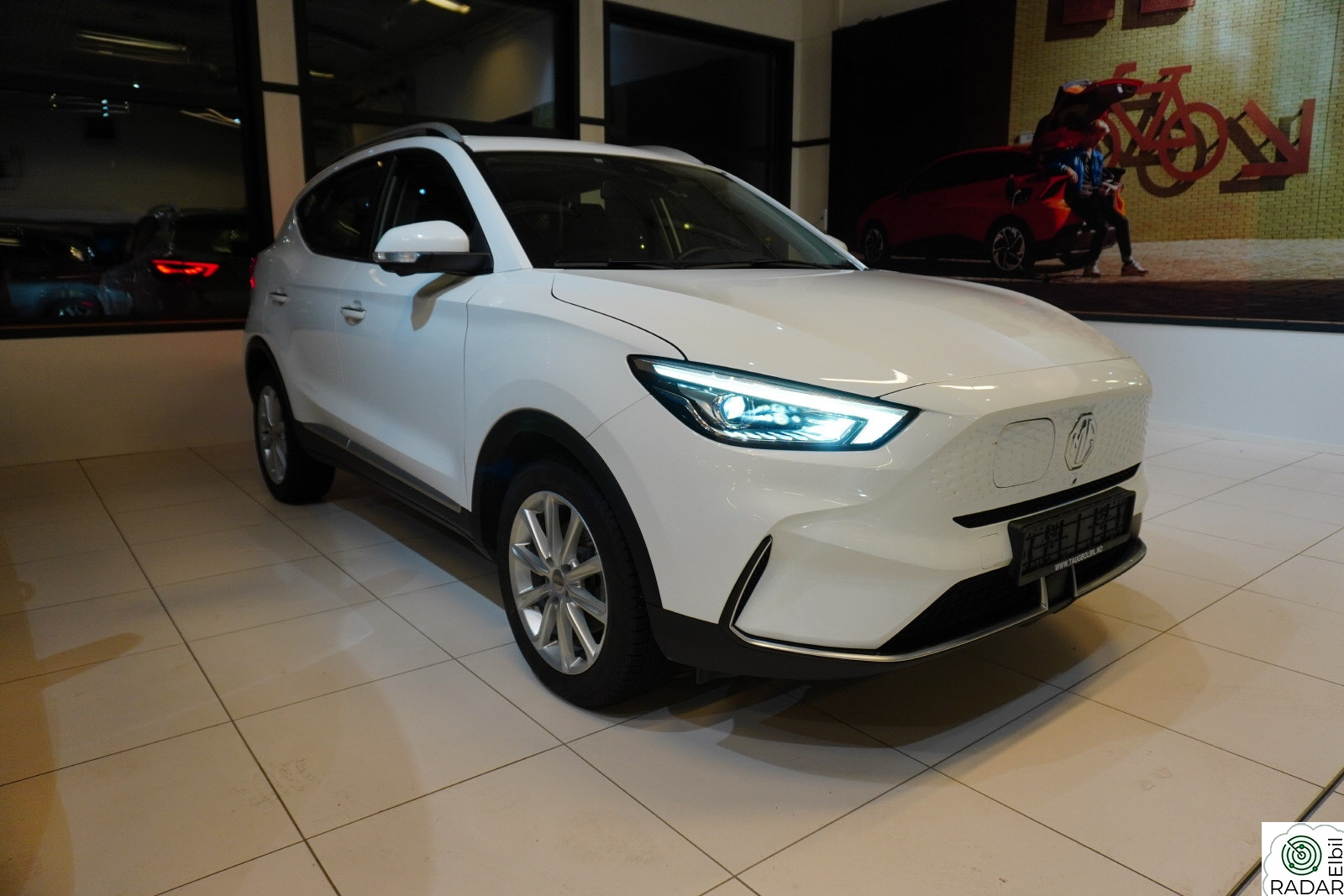 MG ZS EV Luxury Long Range ACC-360-skinn-S/V-CarPlay-Pano++