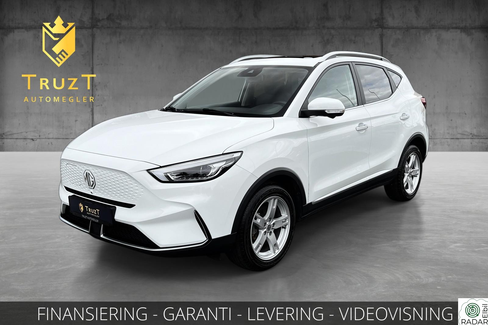 MG ZS EV Luxury Long Range / 440km WLTP / Skinn / Panorama+++