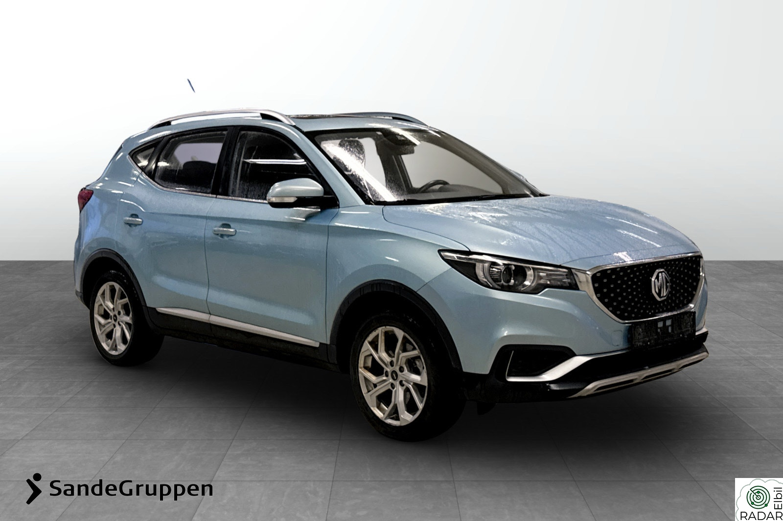 MG ZS EV Luxury Pano,Skinn, L-klar