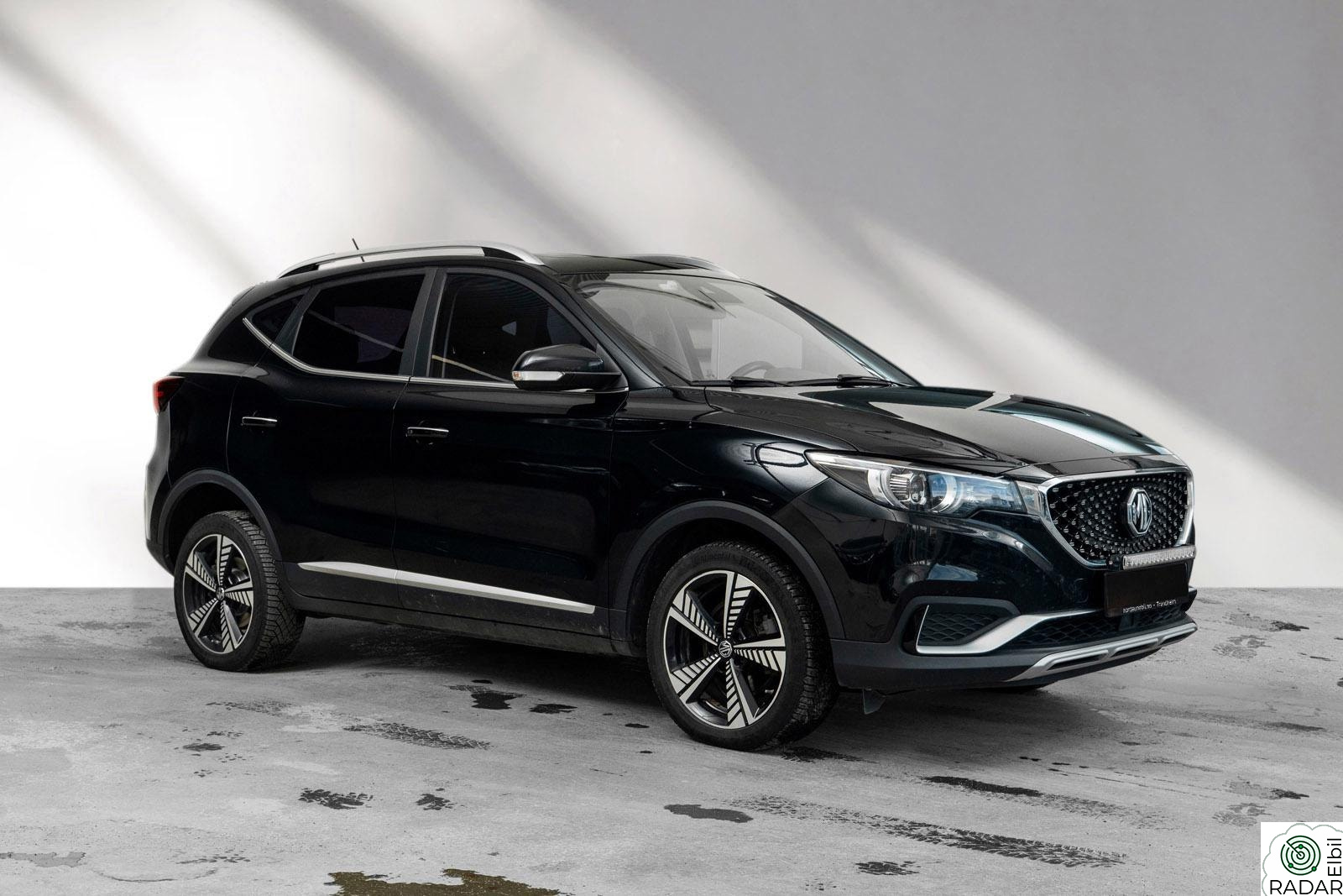 MG ZS EV LUXURY