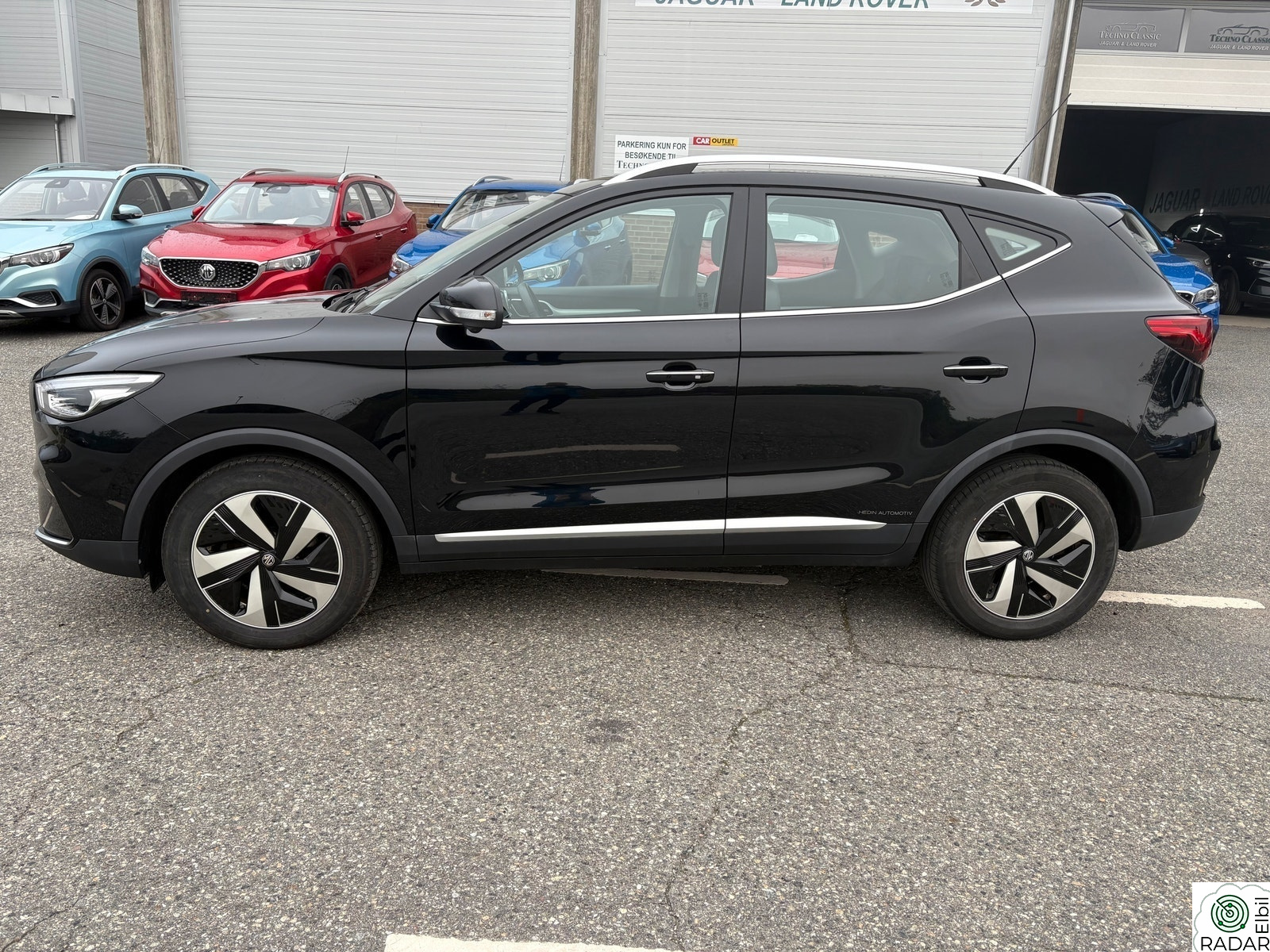 MG ZS EV 70KW 156HK LUXURY SKINN KLIMA NAVI PANORAMATAK