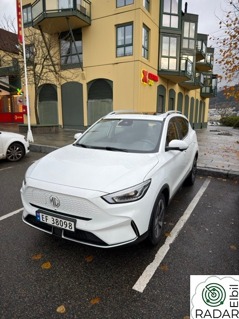 MG ZS EV Luxury Standard range