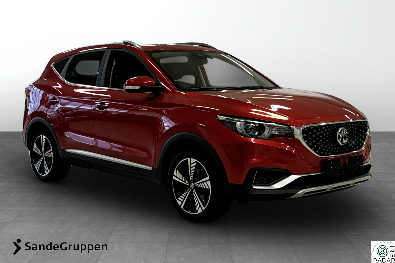 MG ZS EV Luxury Lav km, Komplett servicehistorikk, L-klar