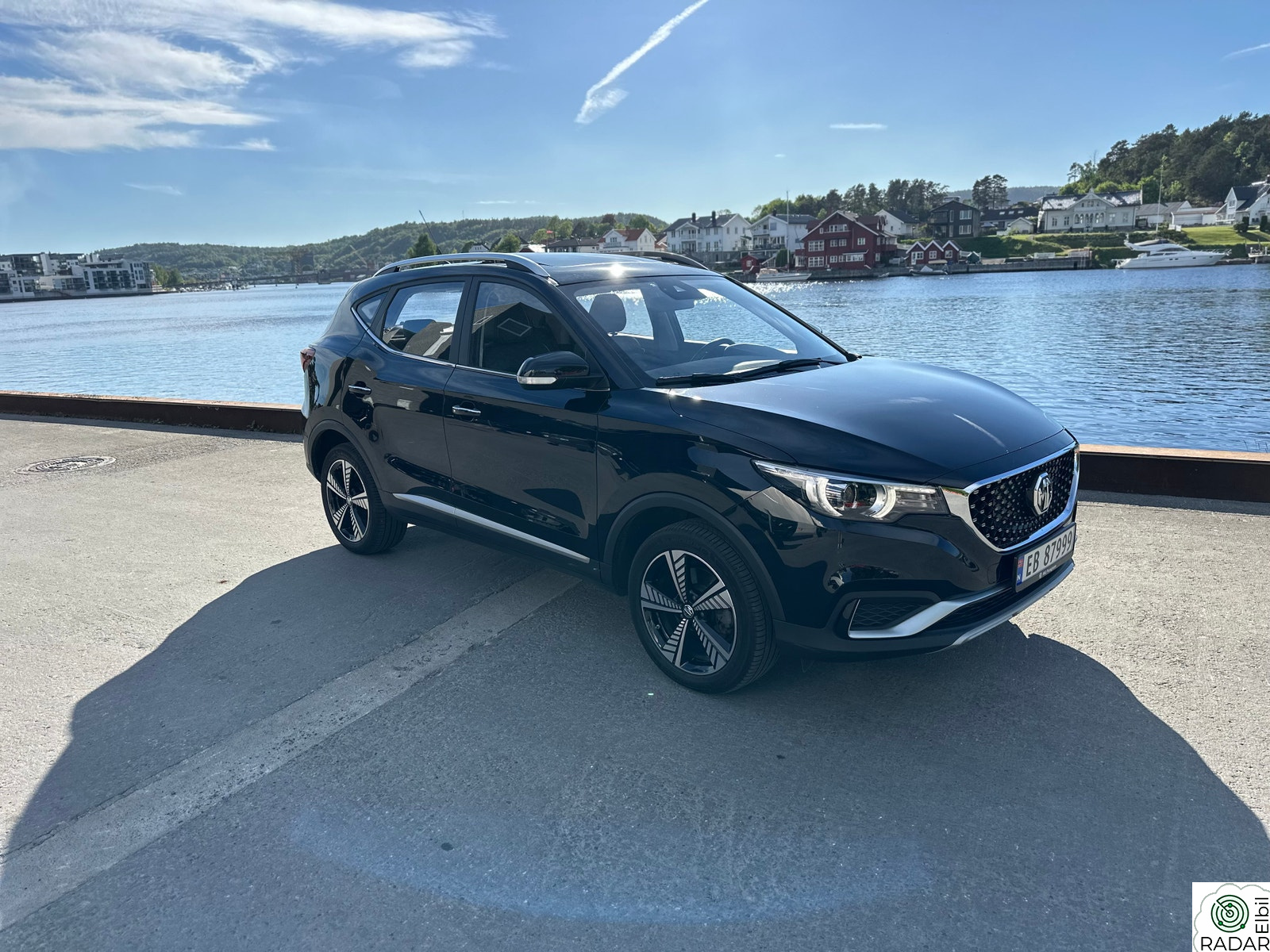 MG ZS EV Luxury, skinn, panoramatak, 8xalu