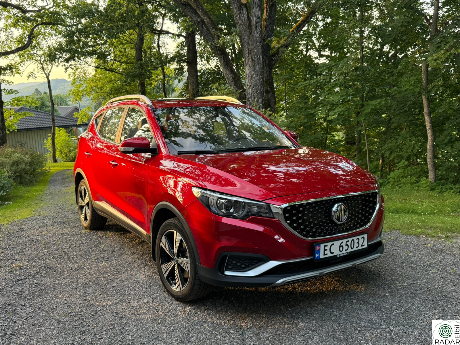MG ZS EV Luxury Panorama, Skinn, Ryggekamera
