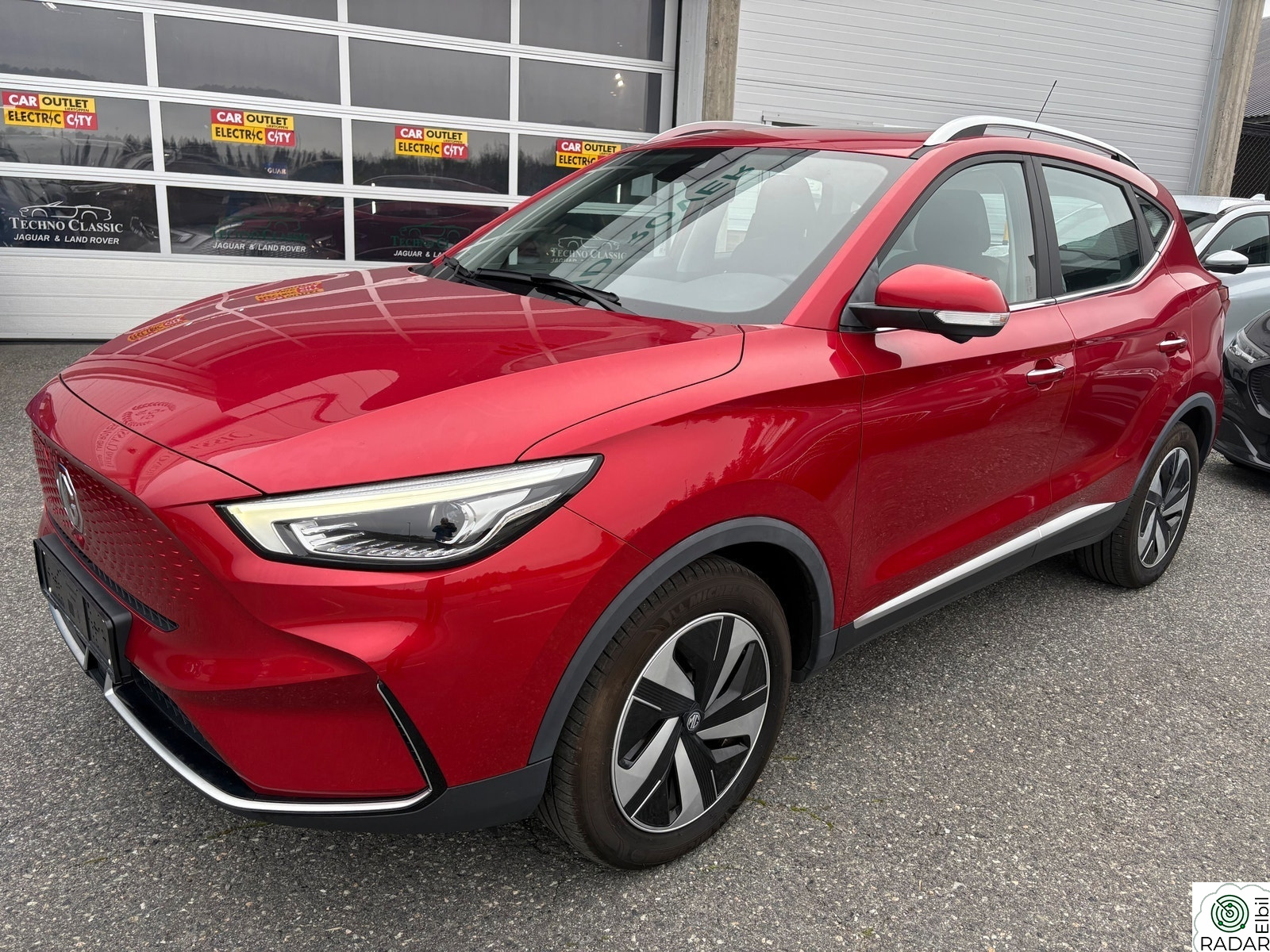 MG ZS EV 70KW 156HK LUXURY KLIMA NAVI PANORAMATAK