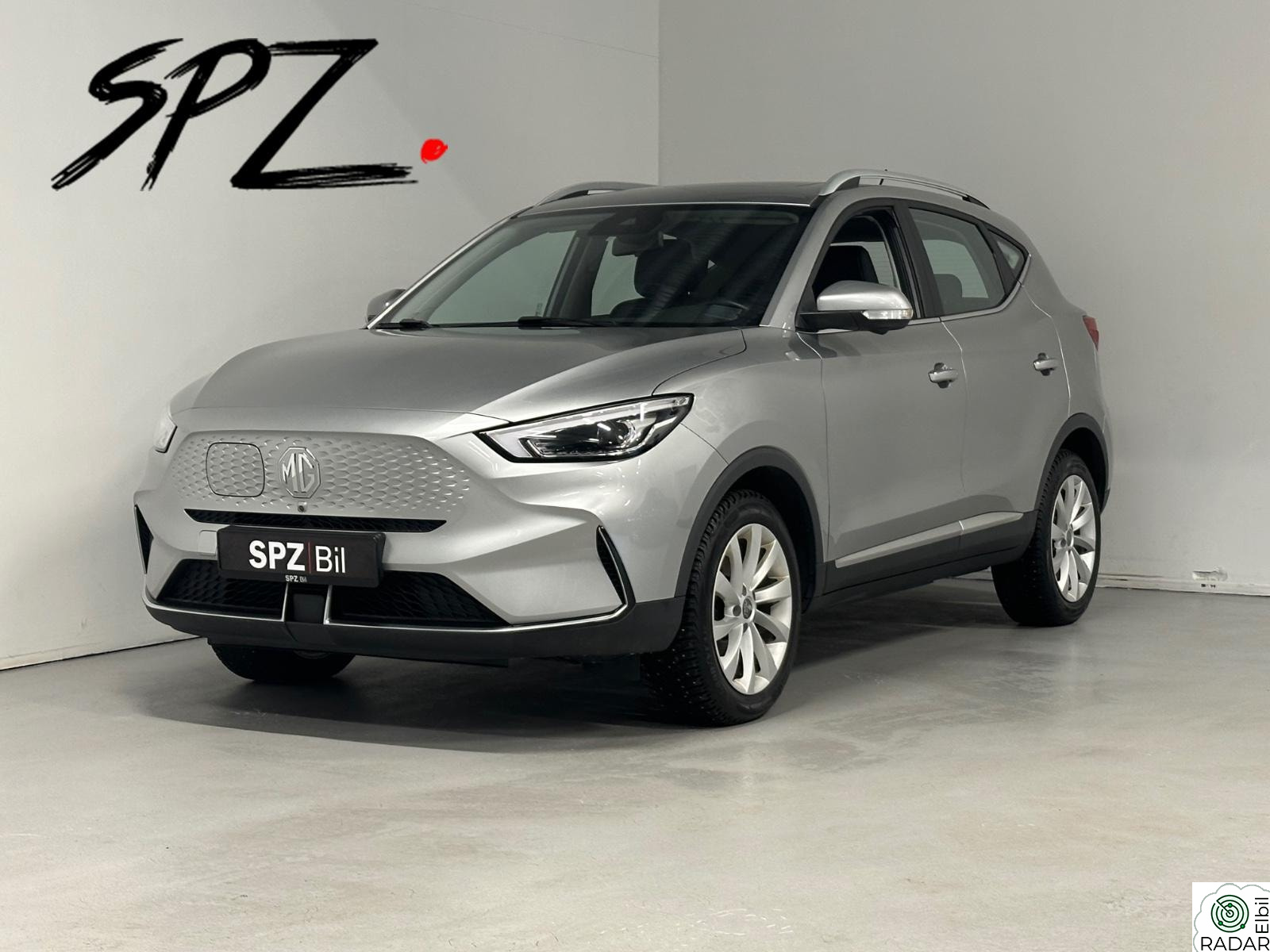 MG ZS EV LUXURY LONG RANGE SKINN PANO KEYLESS ACC KAMERA NORSK