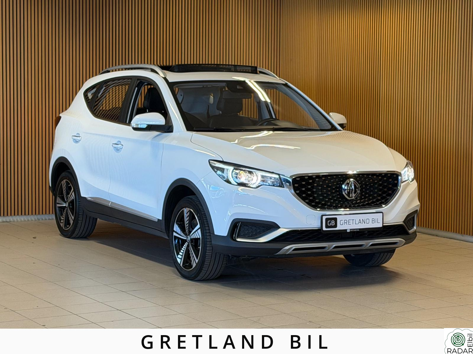 MG ZS EV LUXURY UTGAVE/PANO TAK/ ADP. CRUISE/CARPLAY/SKINN!