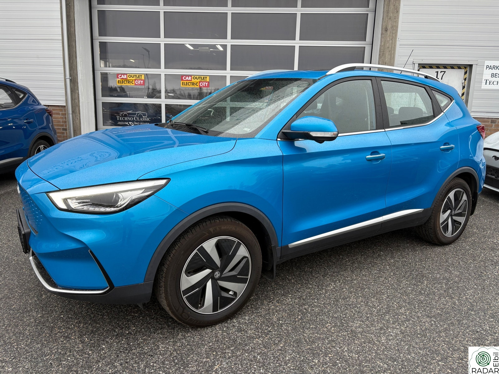 MG ZS EV 70KW 156HK LUXURY KLIMA SKINN PANORAMATAK