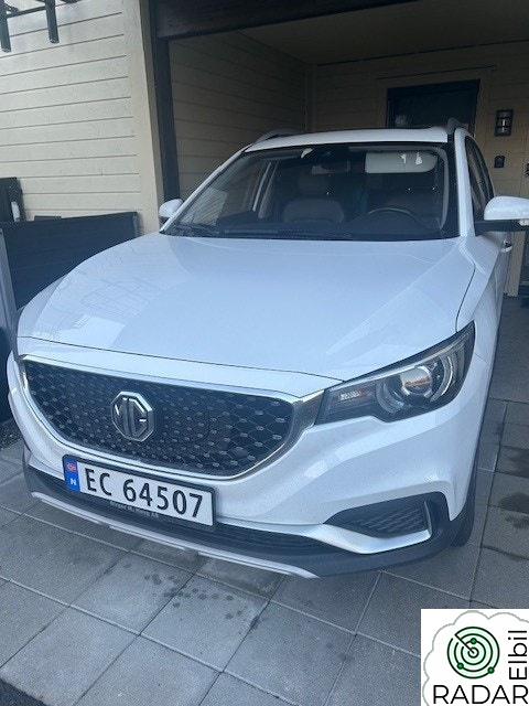 MG ZS EV Luxury R.kamera Keyless CarPlay Panorama Skinn