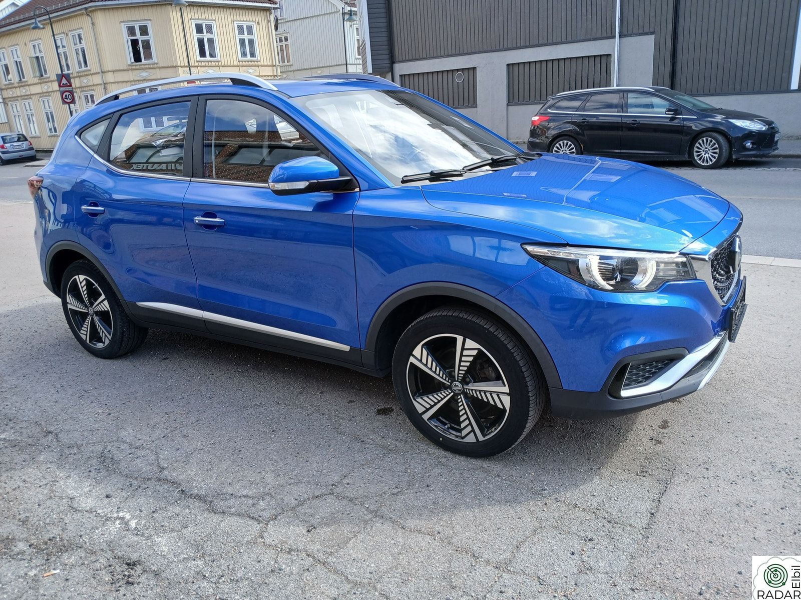 MG ZS EV 45KW 143HK LUXURY SKINN NAVI RYGGEKAMERA PANORAMATAK