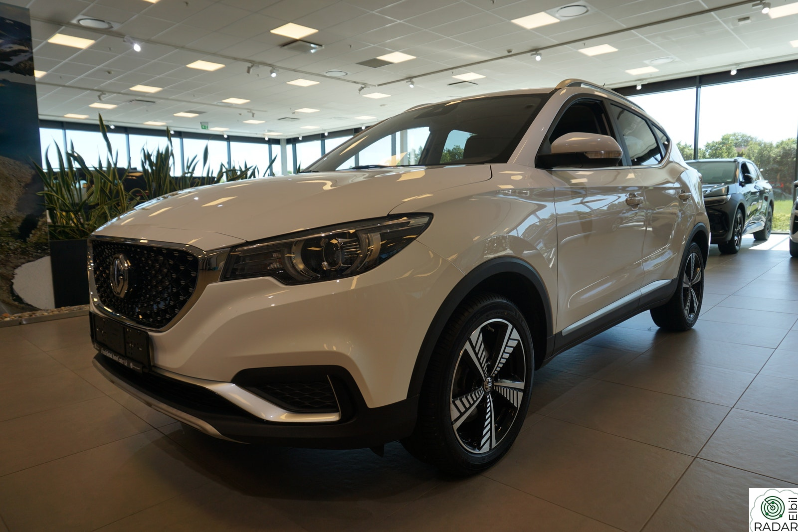 MG ZS EV Luxury / Panorama / Skinn / Norsk / 7-års garanti!