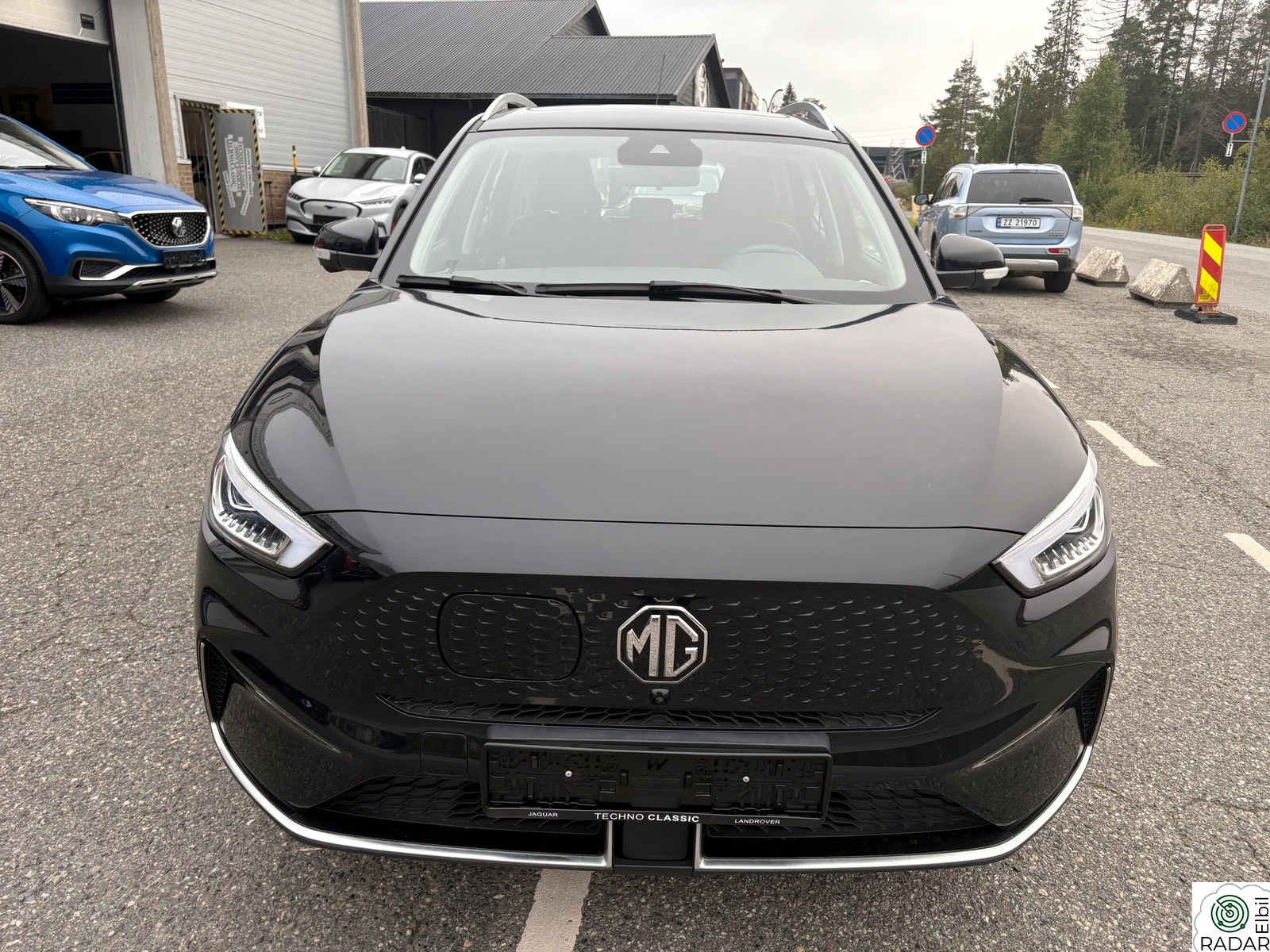 MG ZS EV 70KW 156HK LUXURY SKINN KLIMA NAVI PANORAMATAK