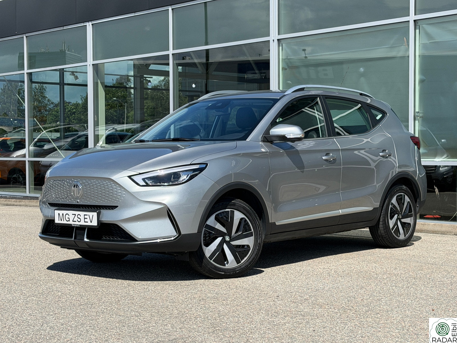 MG ZS EV Luxury Long Range