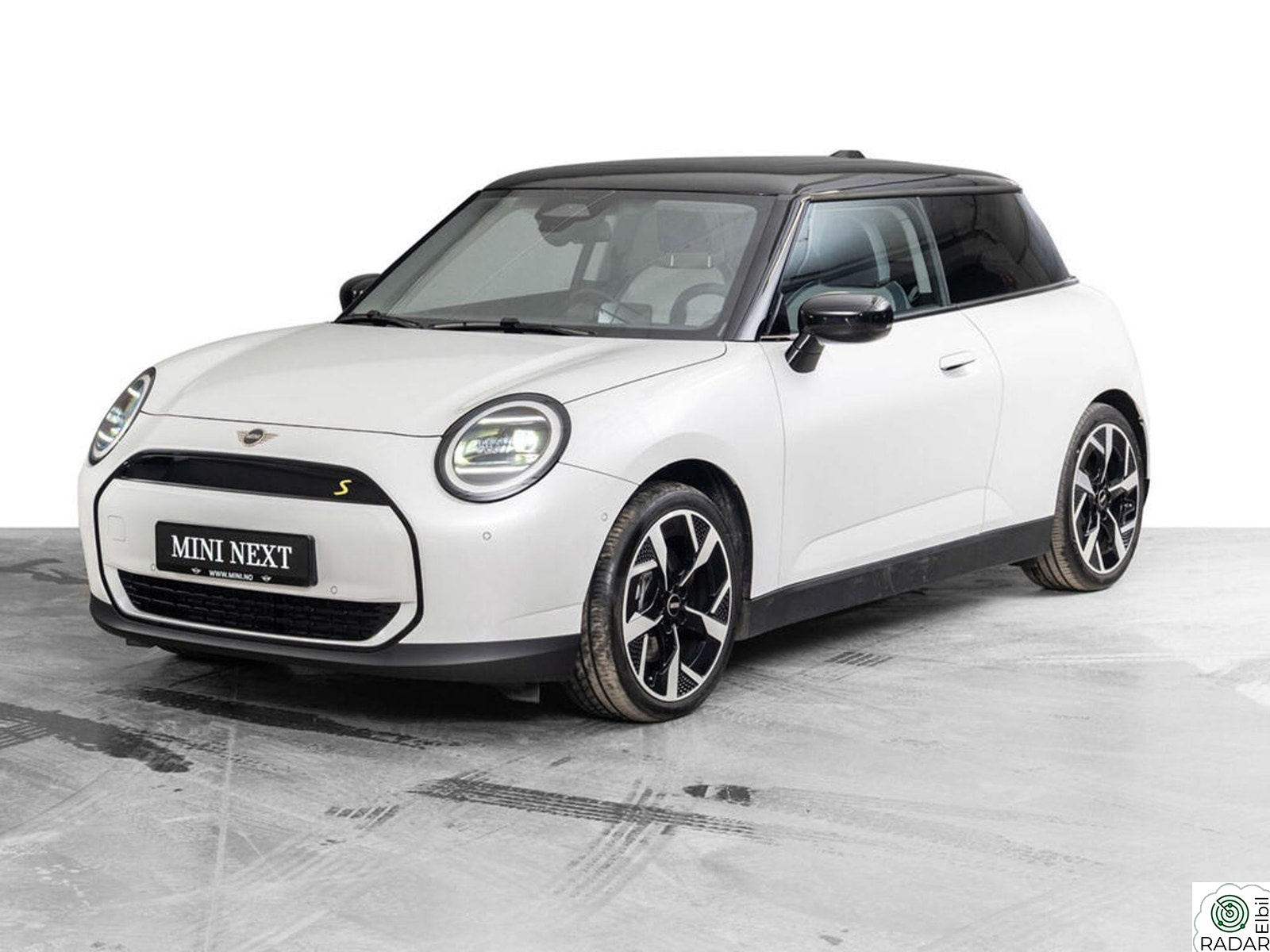MINI Cooper SE Classic Trim Package M