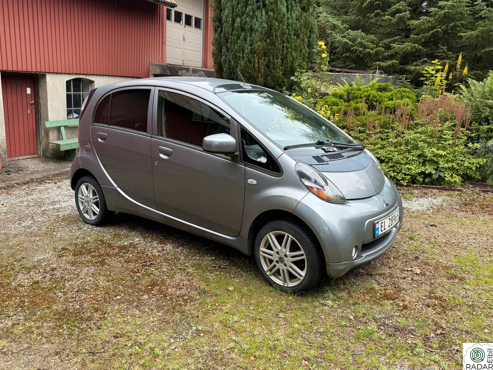 MITSUBISHI I-MIEV (to-tone lakk/ dekaler)