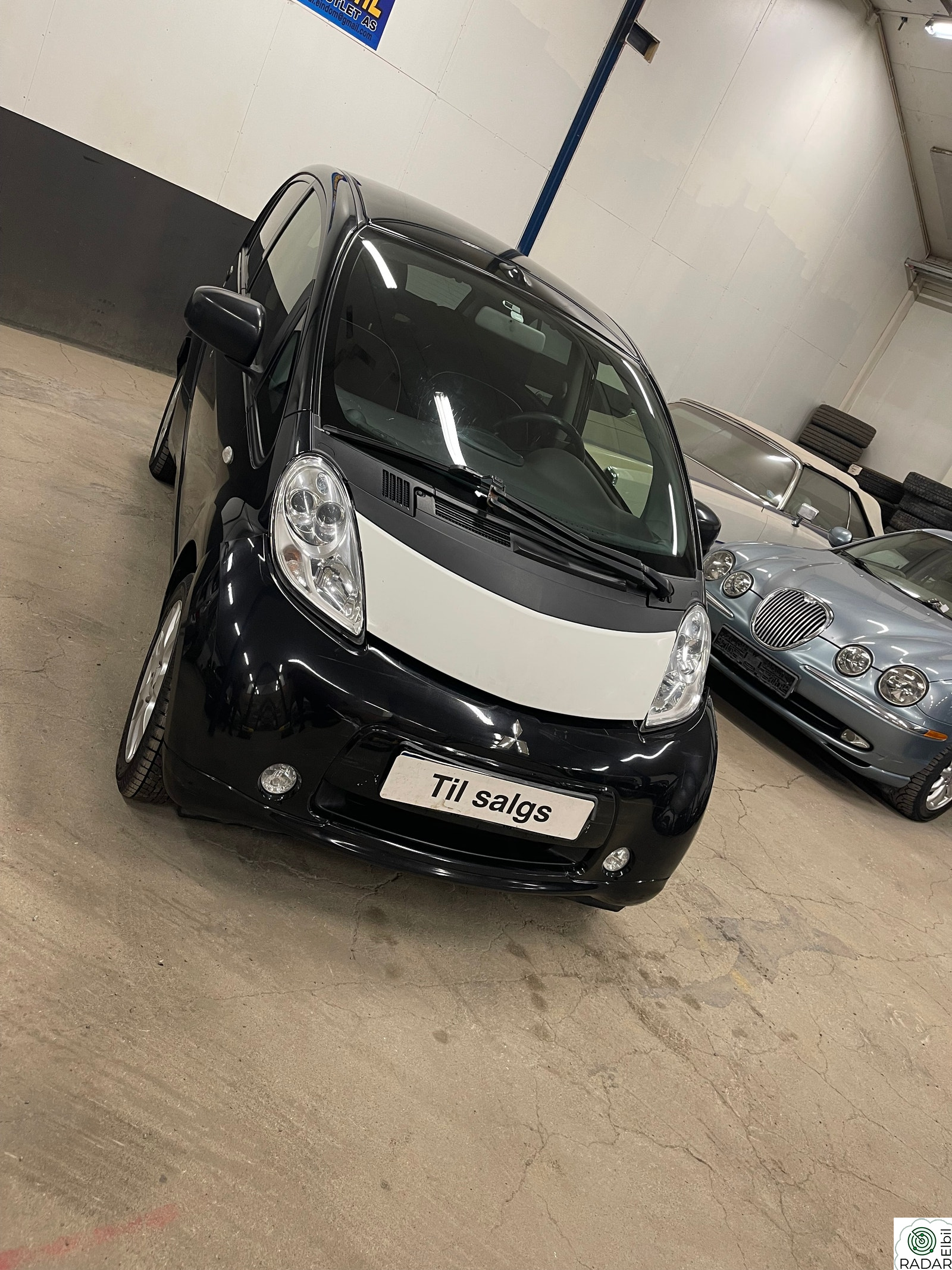 MITSUBISHI I-MIEV i-MiEV (to-tone lakk/ dekaler)