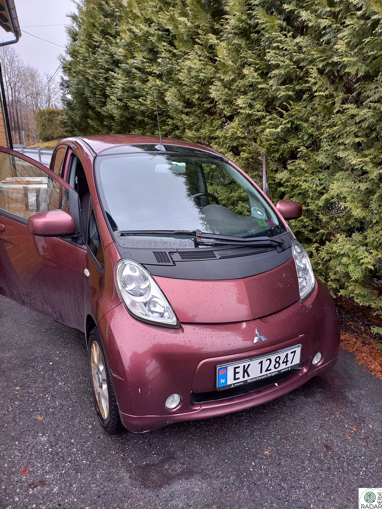 MITSUBISHI i-MIEV
