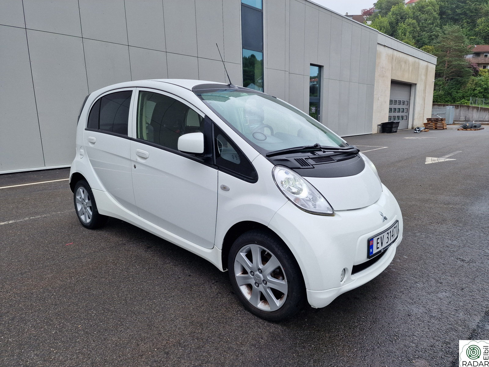 MITSUBISHI i-MIEV LAV KM | UNDERSTELLSBEHANDLET | NYTT STARTBATTERI