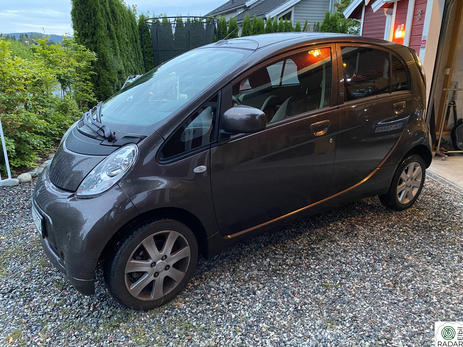 MITSUBISHI i-MIEV Navigasjonssystem og fjernstyrt oppvarming av bilen