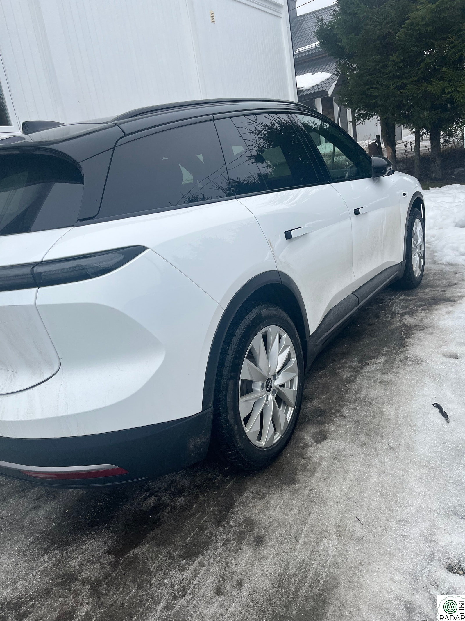 NIO EL6