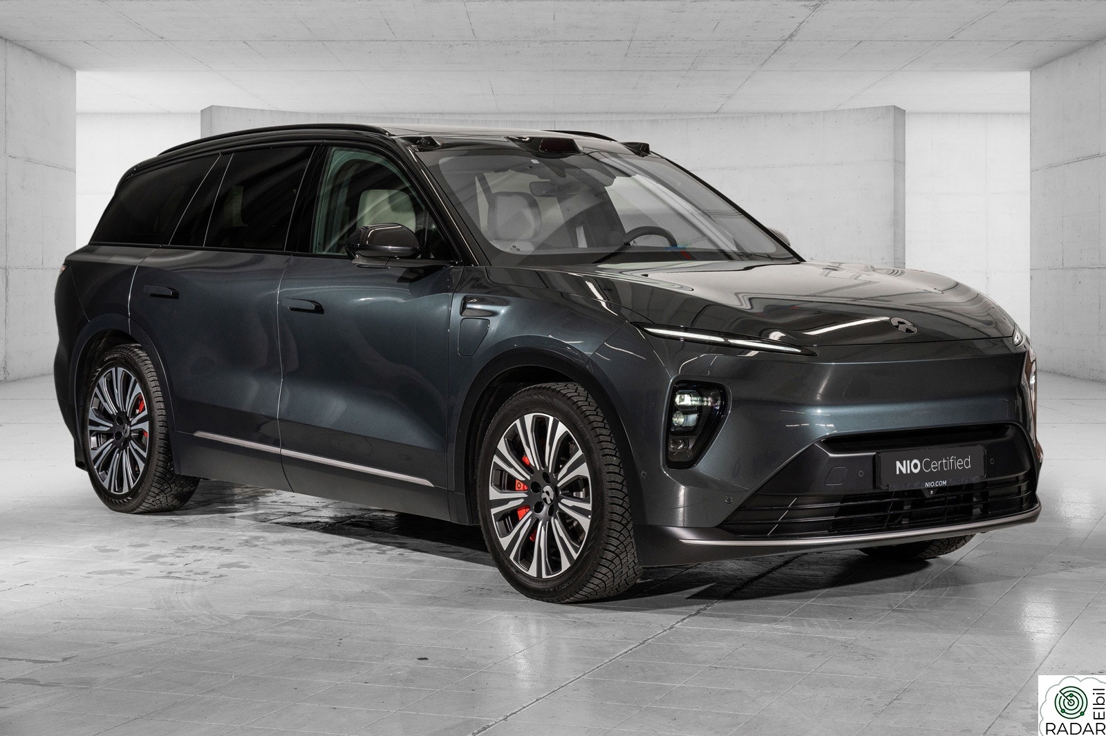 NIO EL8 LR/6-s/BaaS/Executive/Kjøleskuff/Lounge sete/22"