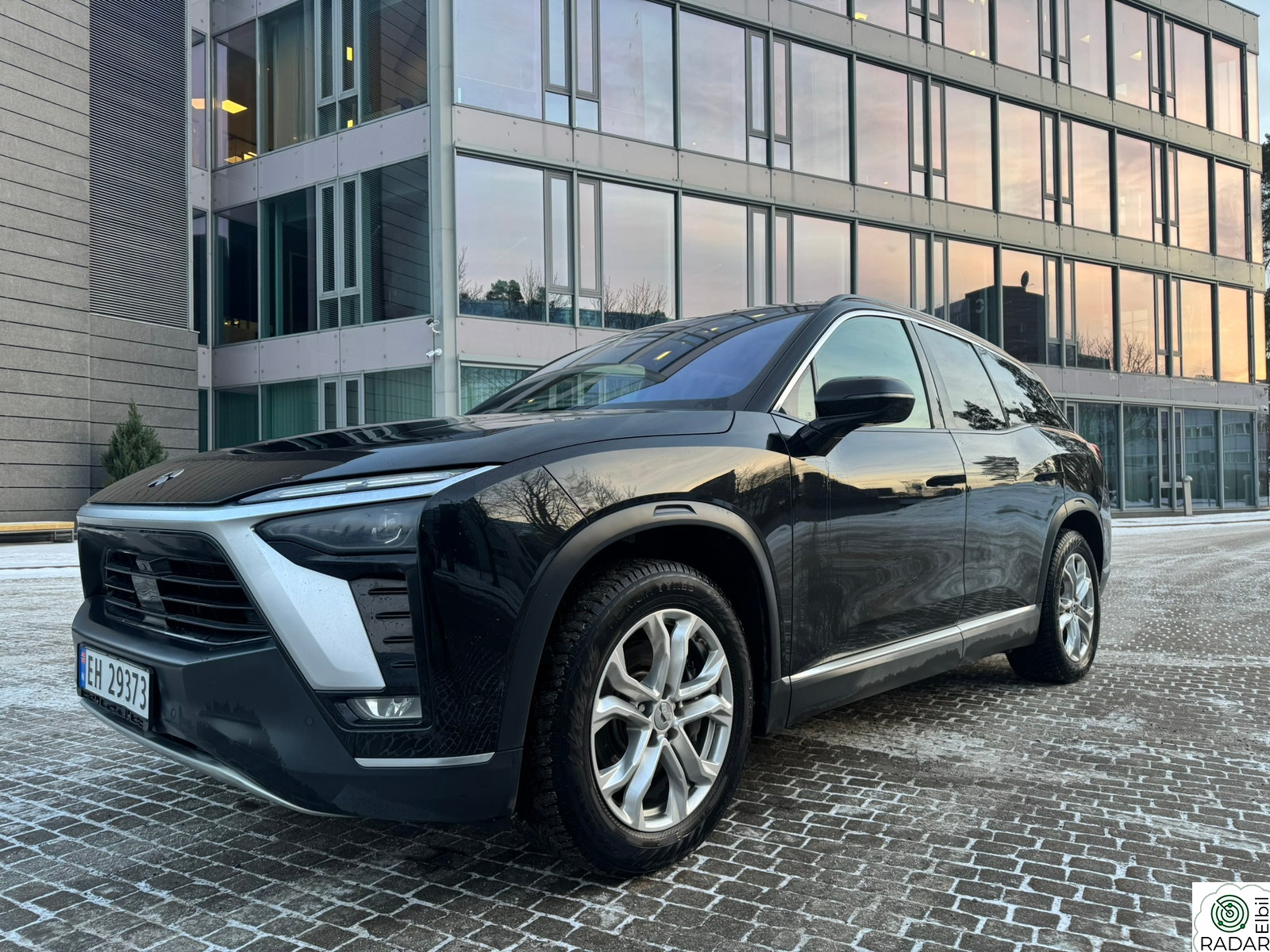 NIO ES8 LR Signature Edition 7-s BaaS