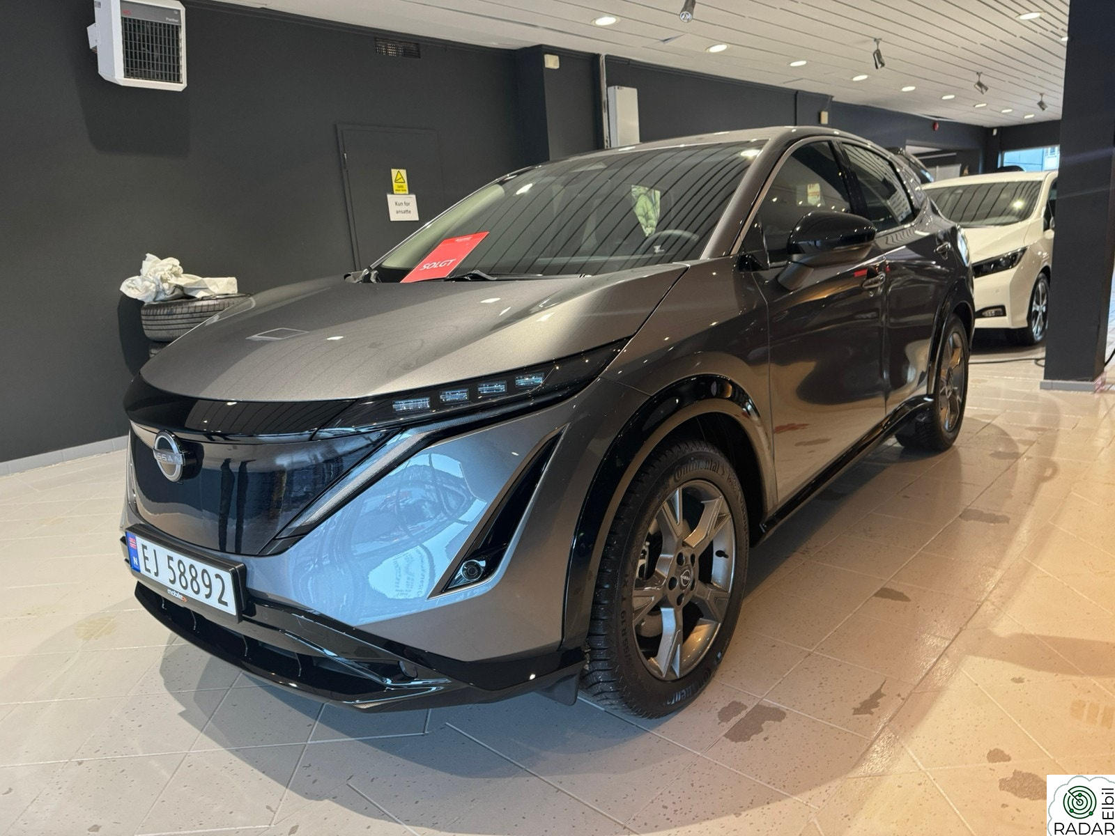 NISSAN ARIYA 63kWt / 3 års service / S+V hjul / Hengerfeste